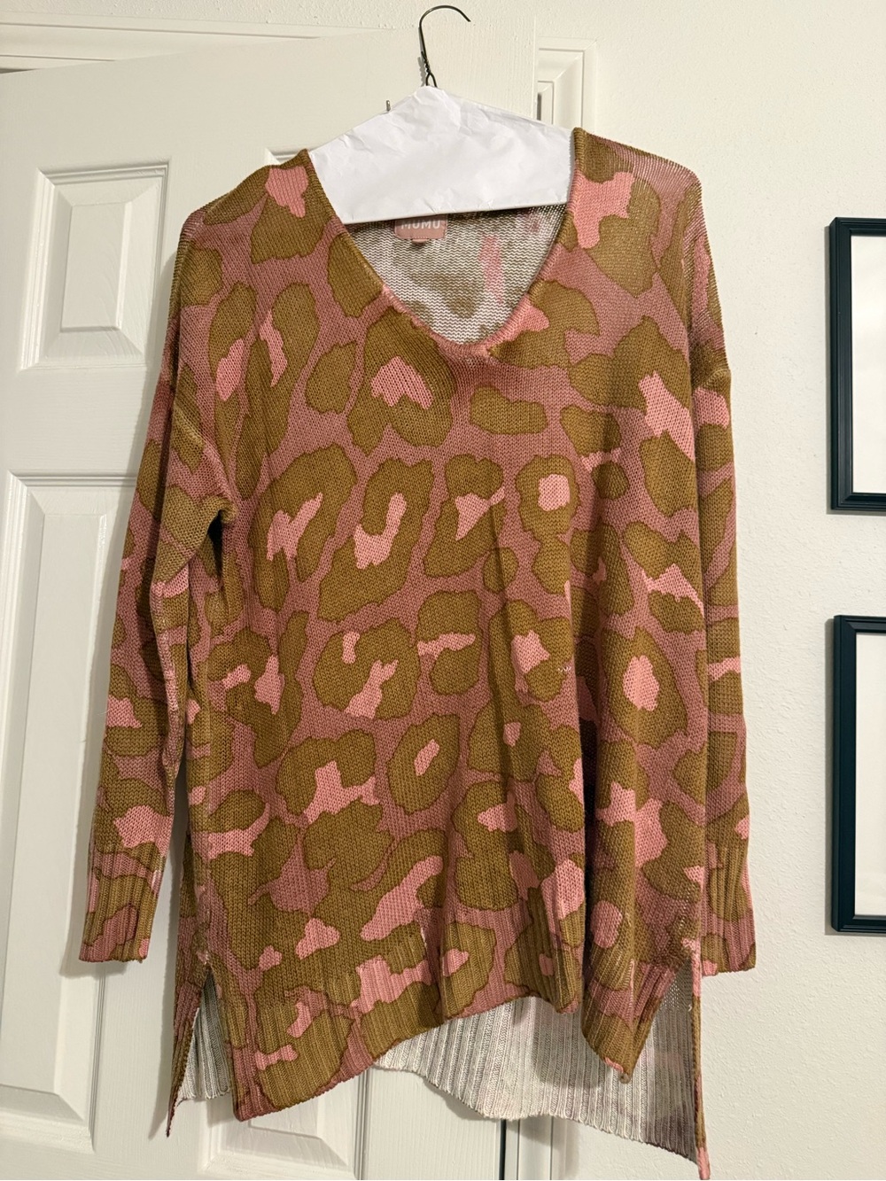 Summer Sale-Show MeYour MuMu Womens Pink and Brown Leopard V-Neck Sweater